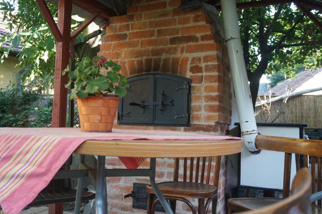 Piri Vendeghaz Hotel Hajduboszormeny Exterior foto