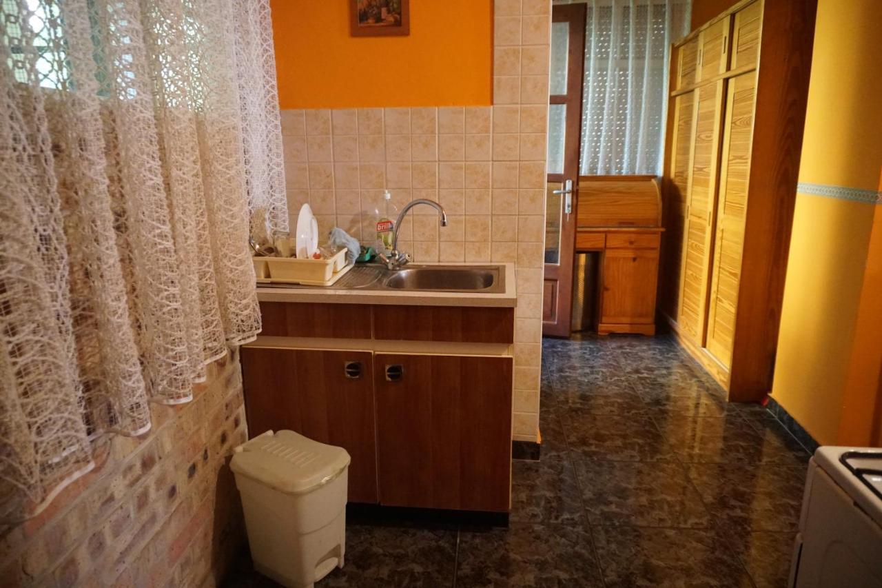 Piri Vendeghaz Hotel Hajduboszormeny Exterior foto
