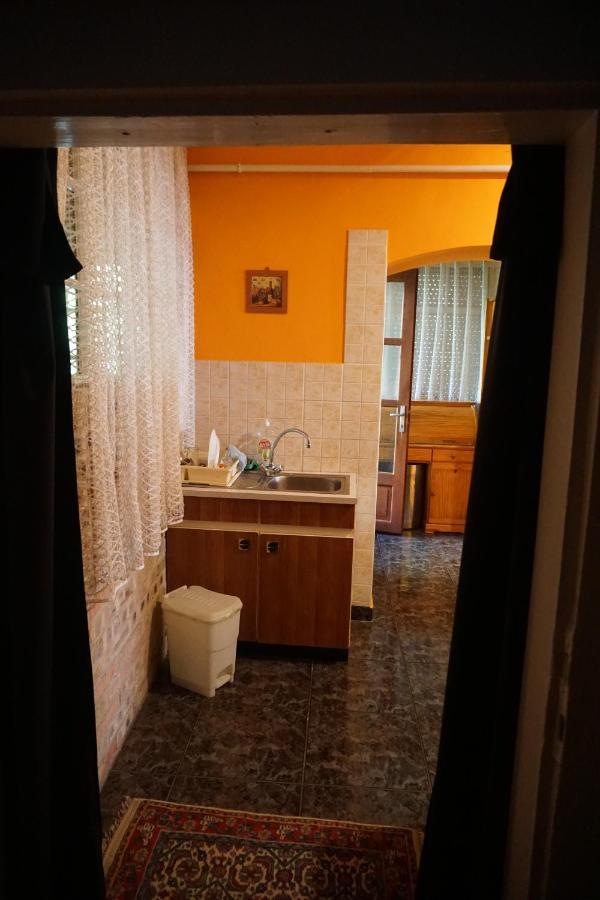 Piri Vendeghaz Hotel Hajduboszormeny Exterior foto